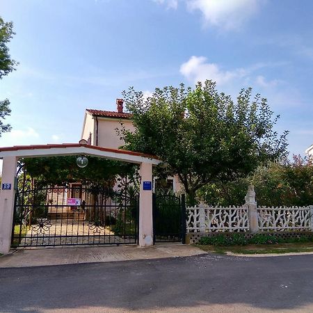 Apartment Gracijana Poreč Exteriör bild