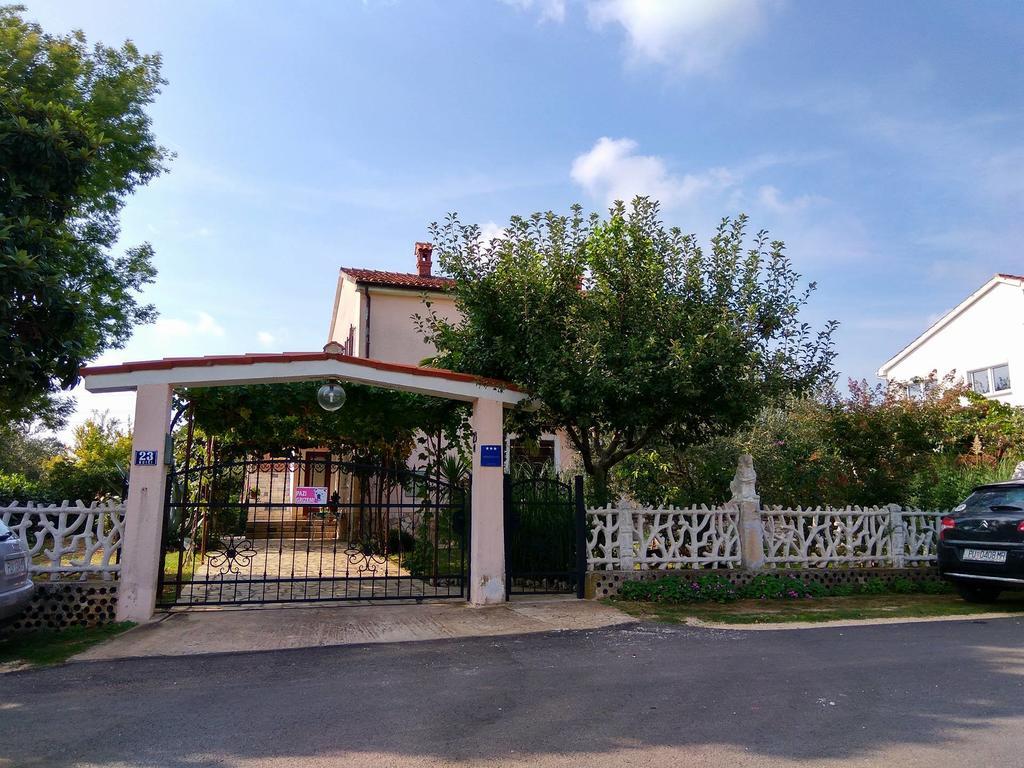 Apartment Gracijana Poreč Exteriör bild